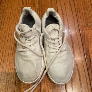 Allbirds wool runners. Womens size 8. Cream color. Minimal wear